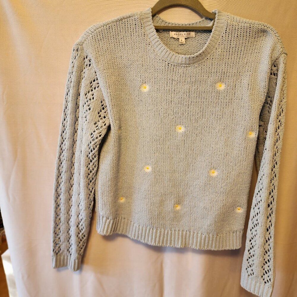 ANGEL KISS BLUE FLORAL SWEATER, LONG SLEEVE, SIZE SMALL, PULLOVER